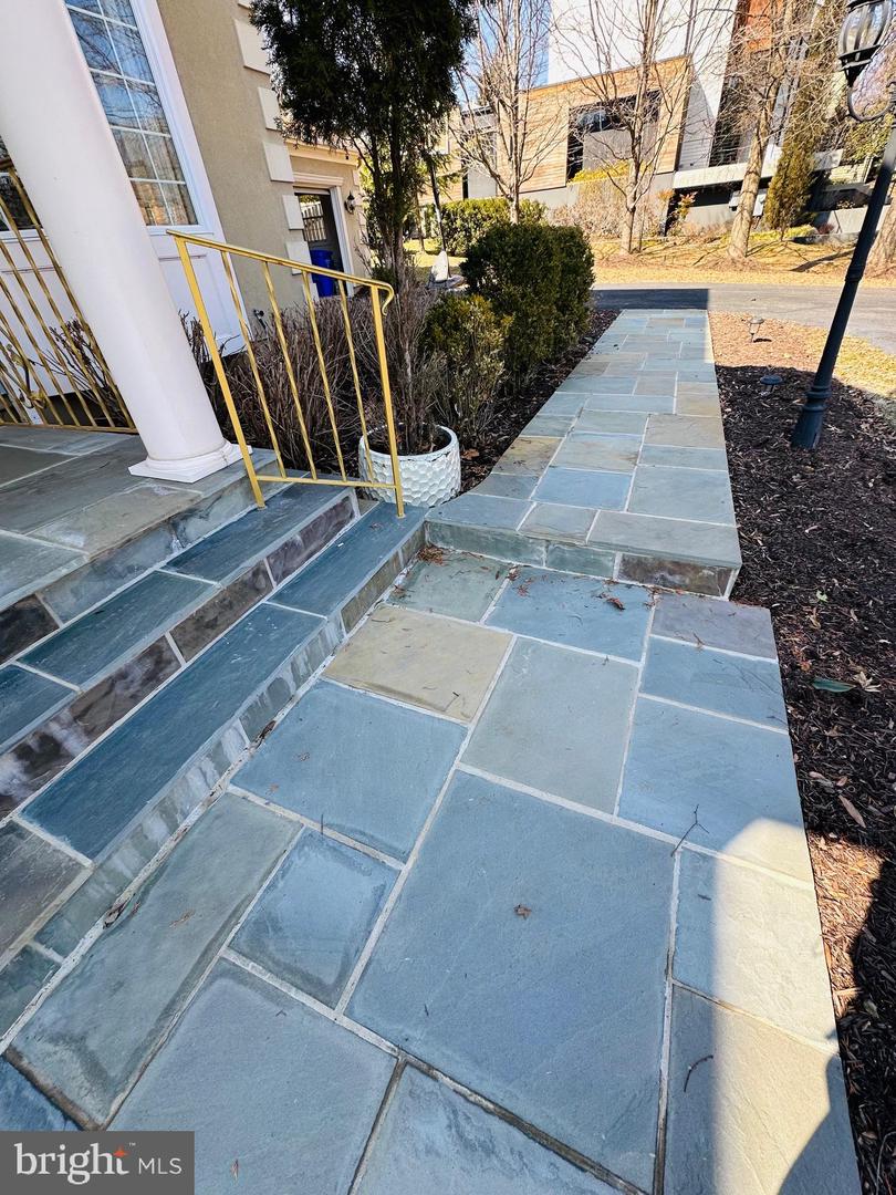 6413 DIVINE ST, MCLEAN, Virginia 22101, 6 Bedrooms Bedrooms, ,5 BathroomsBathrooms,Residential,For sale,6413 DIVINE ST,VAFX2294606 MLS # VAFX2294606