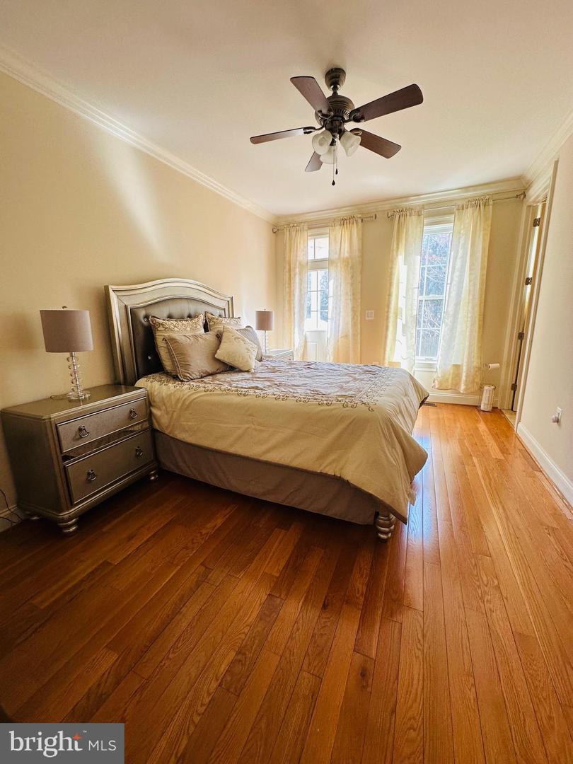 6413 DIVINE ST, MCLEAN, Virginia 22101, 6 Bedrooms Bedrooms, ,5 BathroomsBathrooms,Residential,For sale,6413 DIVINE ST,VAFX2294606 MLS # VAFX2294606