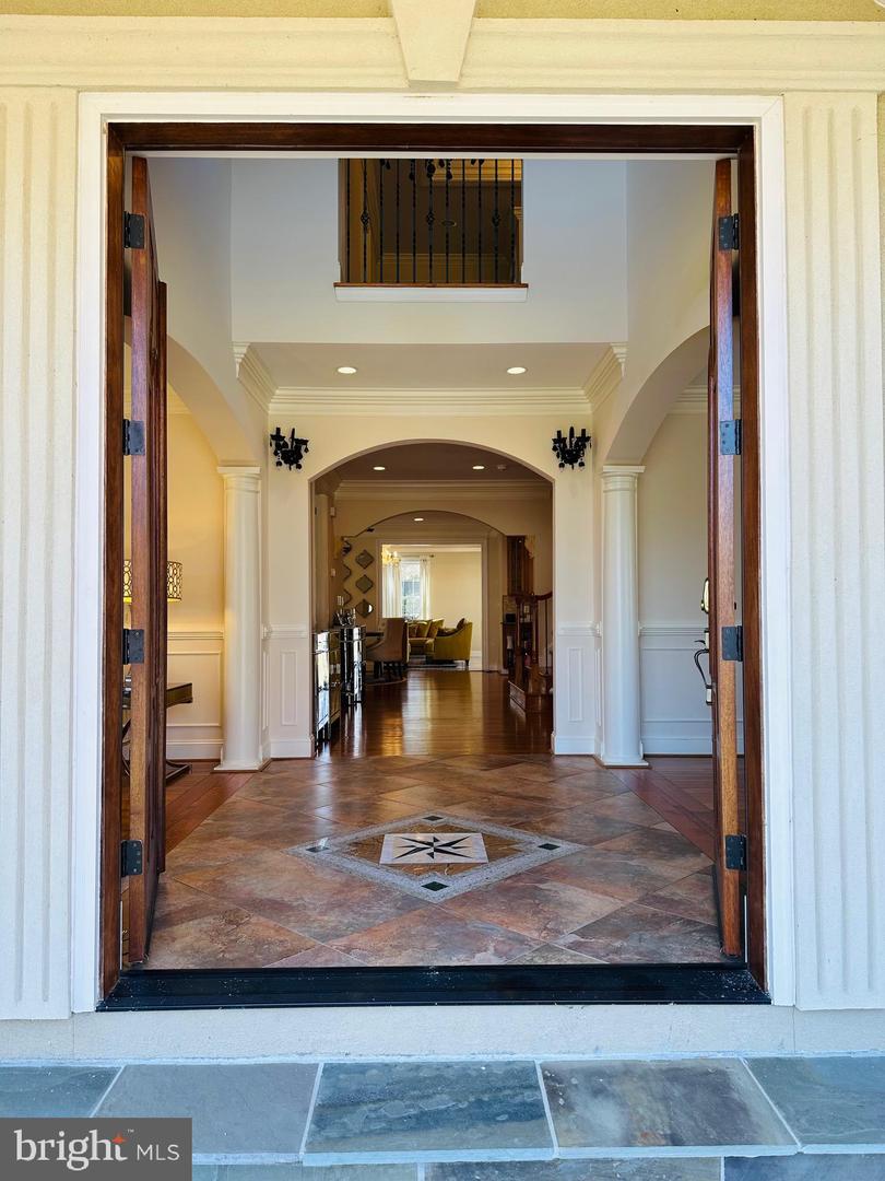 6413 DIVINE ST, MCLEAN, Virginia 22101, 6 Bedrooms Bedrooms, ,5 BathroomsBathrooms,Residential,For sale,6413 DIVINE ST,VAFX2294606 MLS # VAFX2294606