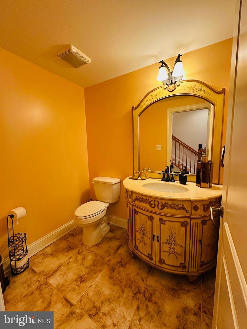 6413 DIVINE ST, MCLEAN, Virginia 22101, 6 Bedrooms Bedrooms, ,5 BathroomsBathrooms,Residential,For sale,6413 DIVINE ST,VAFX2294606 MLS # VAFX2294606