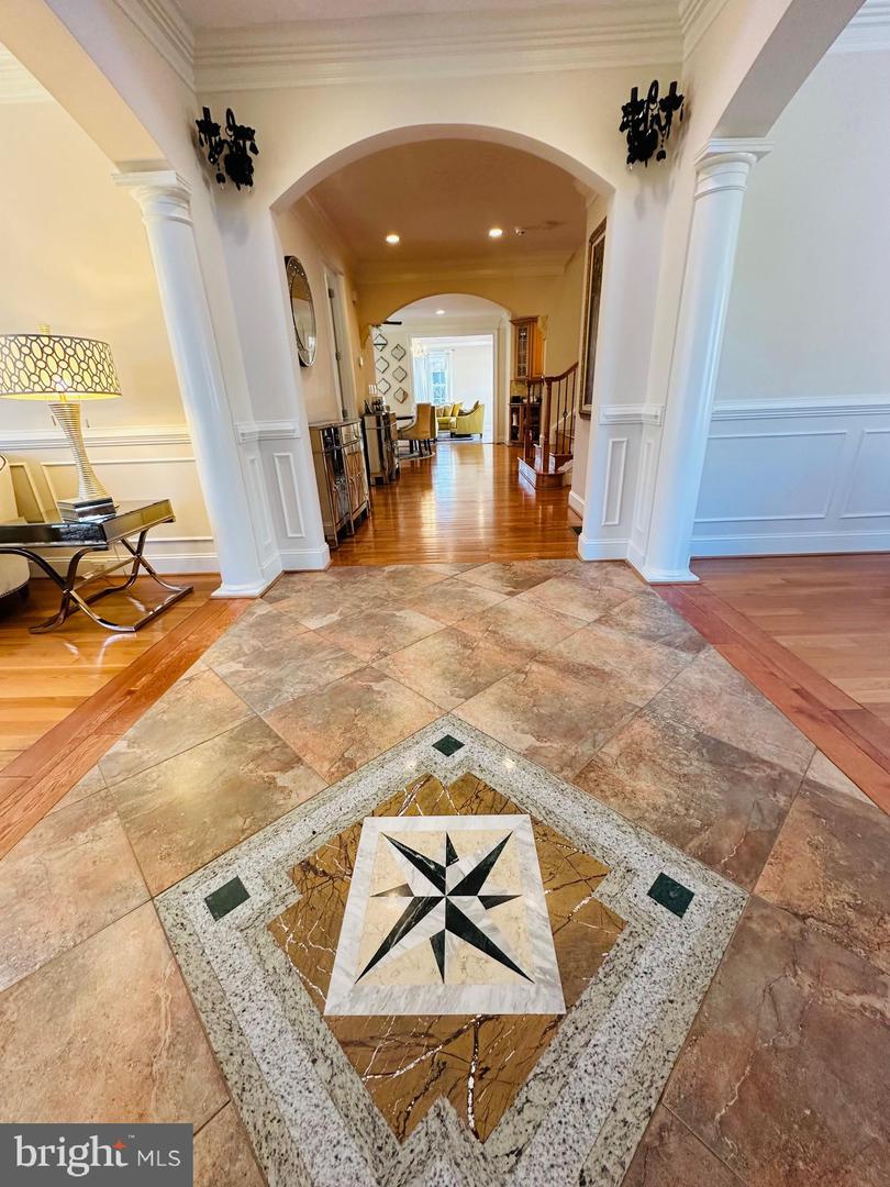 6413 DIVINE ST, MCLEAN, Virginia 22101, 6 Bedrooms Bedrooms, ,5 BathroomsBathrooms,Residential,For sale,6413 DIVINE ST,VAFX2294606 MLS # VAFX2294606