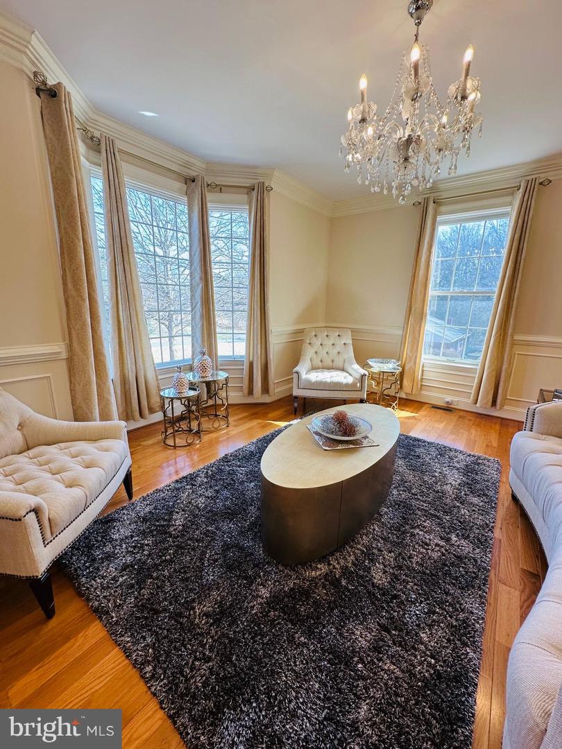 6413 DIVINE ST, MCLEAN, Virginia 22101, 6 Bedrooms Bedrooms, ,5 BathroomsBathrooms,Residential,For sale,6413 DIVINE ST,VAFX2294606 MLS # VAFX2294606