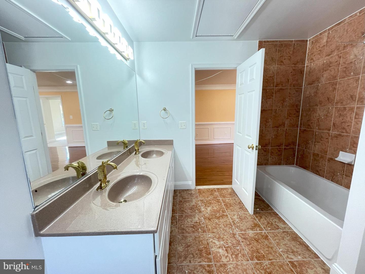 7212 HIGHLAND ST, SPRINGFIELD, Virginia 22150, 5 Bedrooms Bedrooms, ,4 BathroomsBathrooms,Residential,For sale,7212 HIGHLAND ST,VAFX2294702 MLS # VAFX2294702