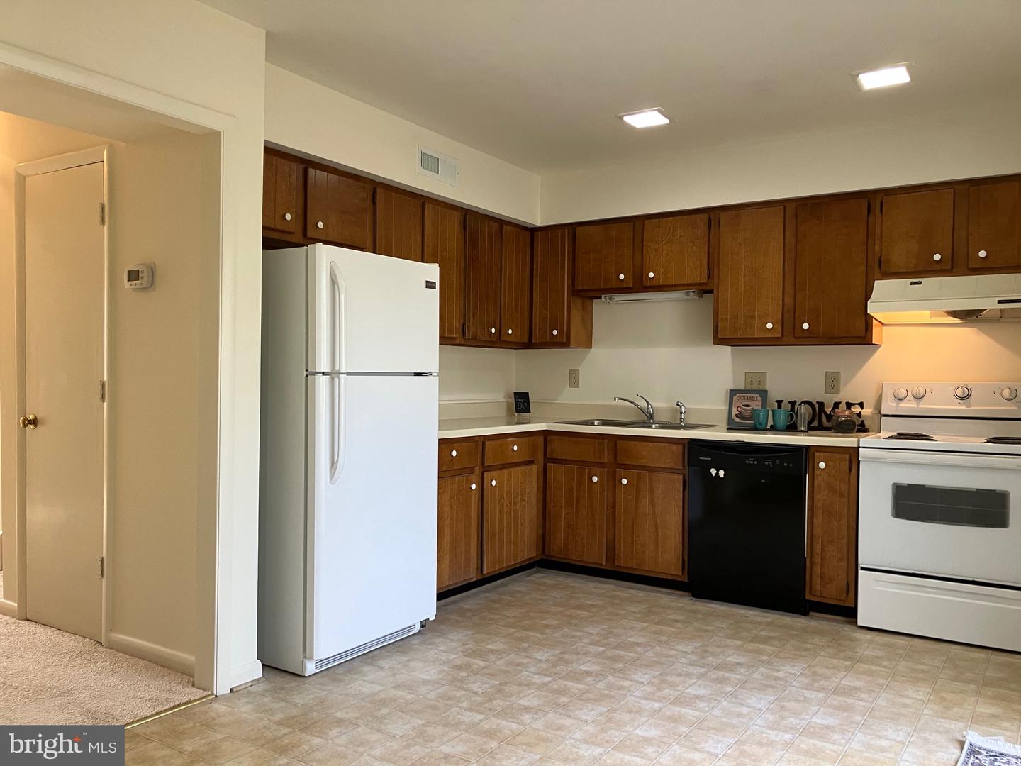 158 ALBEMARLE DR, WILLIAMSBURG, Virginia 23185, 2 Bedrooms Bedrooms, 2 Rooms Rooms,1 BathroomBathrooms,Residential,For sale,158 ALBEMARLE DR,VAJC2000608 MLS # VAJC2000608