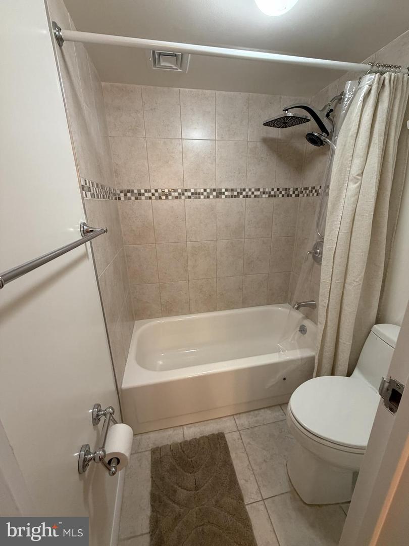 6800 FLEETWOOD RD #1002, MCLEAN, Virginia 22101, 3 Bedrooms Bedrooms, 5 Rooms Rooms,2 BathroomsBathrooms,Residential,For sale,6800 FLEETWOOD RD #1002,VAFX2294744 MLS # VAFX2294744