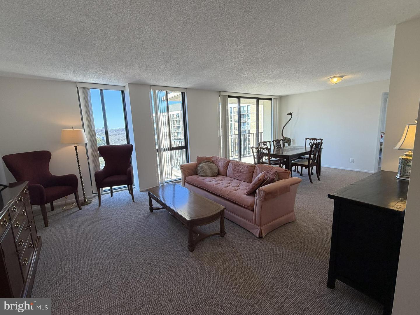 6800 FLEETWOOD RD #1002, MCLEAN, Virginia 22101, 3 Bedrooms Bedrooms, 5 Rooms Rooms,2 BathroomsBathrooms,Residential,For sale,6800 FLEETWOOD RD #1002,VAFX2294744 MLS # VAFX2294744