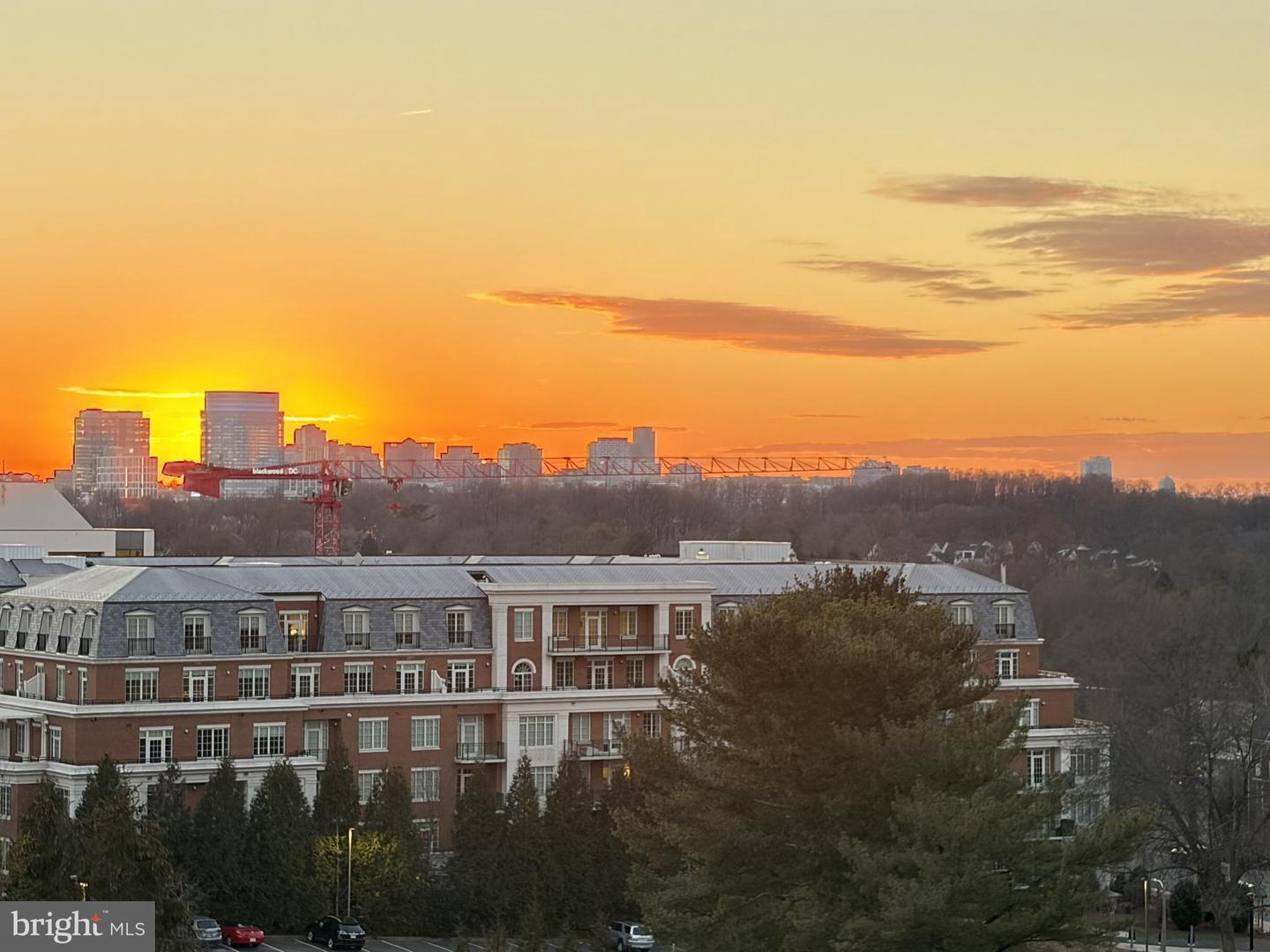 6800 FLEETWOOD RD #1002, MCLEAN, Virginia 22101, 3 Bedrooms Bedrooms, 5 Rooms Rooms,2 BathroomsBathrooms,Residential,For sale,6800 FLEETWOOD RD #1002,VAFX2294744 MLS # VAFX2294744