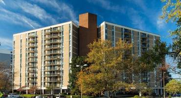 6800 FLEETWOOD RD #1002, MCLEAN, Virginia 22101, 3 Bedrooms Bedrooms, 5 Rooms Rooms,2 BathroomsBathrooms,Residential,For sale,6800 FLEETWOOD RD #1002,VAFX2294744 MLS # VAFX2294744