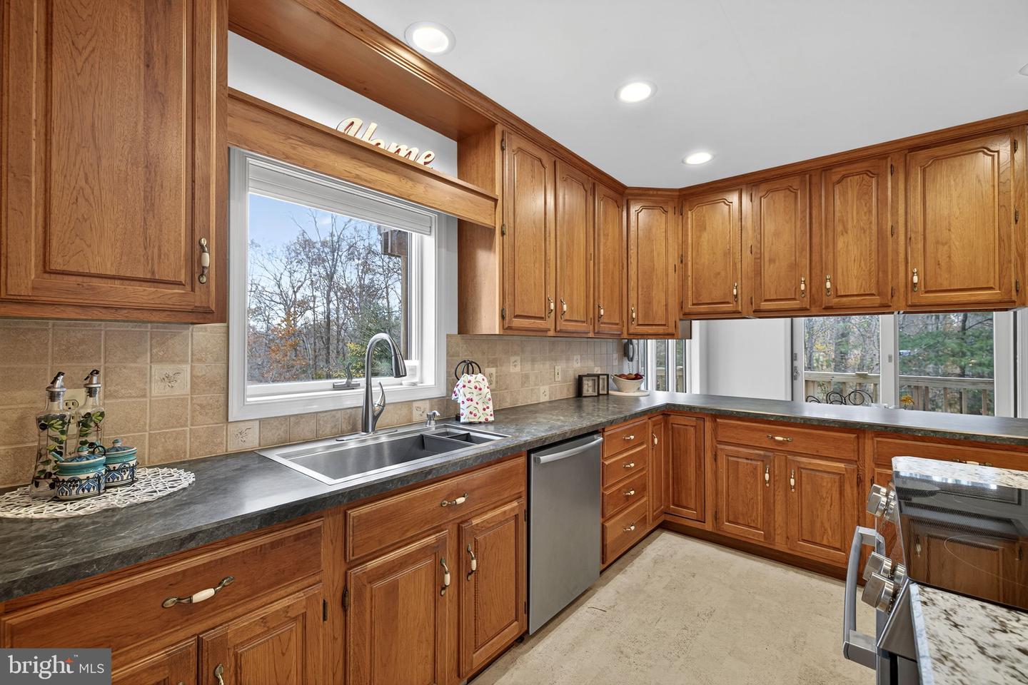 8423 LOCK LN, WARRENTON, Virginia 20186, 3 Bedrooms Bedrooms, ,3 BathroomsBathrooms,Residential,For sale,8423 LOCK LN,VAFQ2020834 MLS # VAFQ2020834