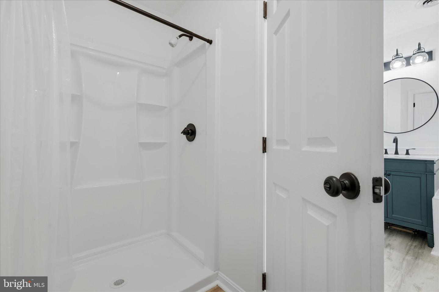 122 LUCY LONG CT, STEPHENS CITY, Virginia 22655, 4 Bedrooms Bedrooms, ,3 BathroomsBathrooms,Residential,For sale,122 LUCY LONG CT,VAFV2039998 MLS # VAFV2039998