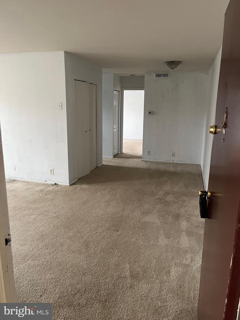 120-8 WASHINGTON ST NE #5, LEESBURG, Virginia 20176, 1 Bedroom Bedrooms, ,1 BathroomBathrooms,Residential,For sale,120-8 WASHINGTON ST NE #5,VALO2117578 MLS # VALO2117578