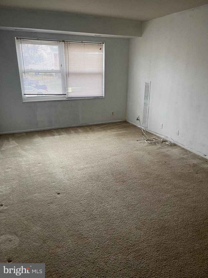 120-8 WASHINGTON ST NE #5, LEESBURG, Virginia 20176, 1 Bedroom Bedrooms, ,1 BathroomBathrooms,Residential,For sale,120-8 WASHINGTON ST NE #5,VALO2117578 MLS # VALO2117578