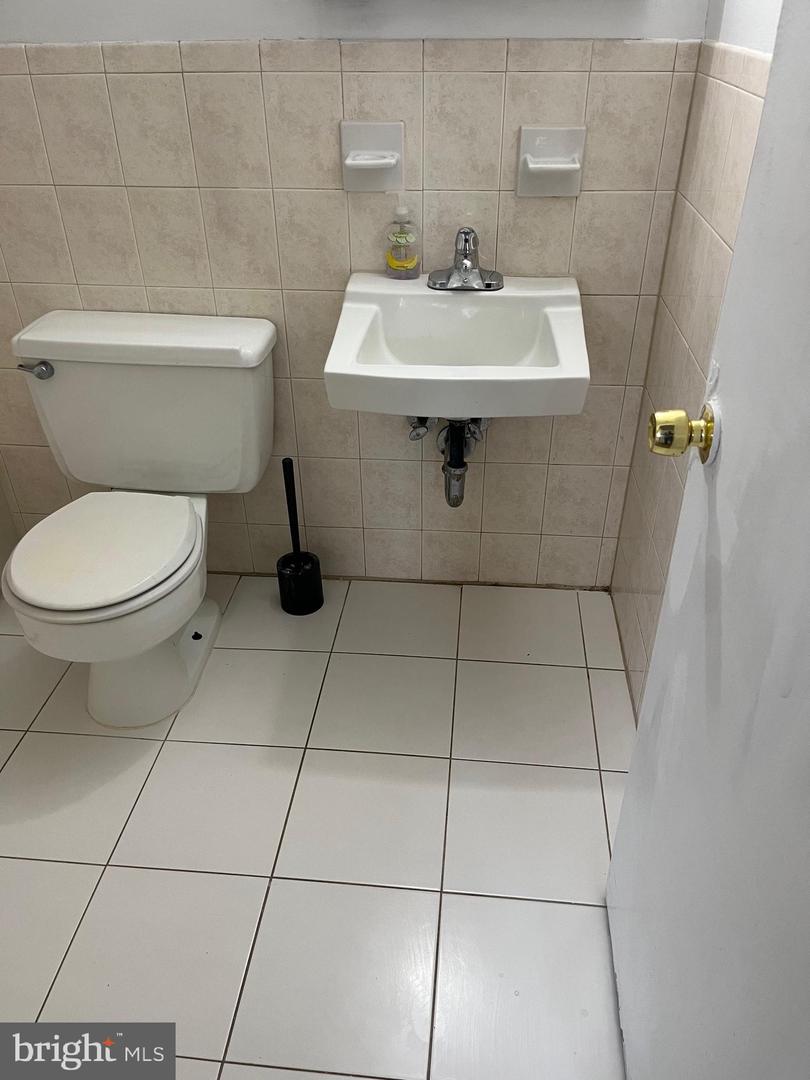 120-8 WASHINGTON ST NE #5, LEESBURG, Virginia 20176, 1 Bedroom Bedrooms, ,1 BathroomBathrooms,Residential,For sale,120-8 WASHINGTON ST NE #5,VALO2117578 MLS # VALO2117578