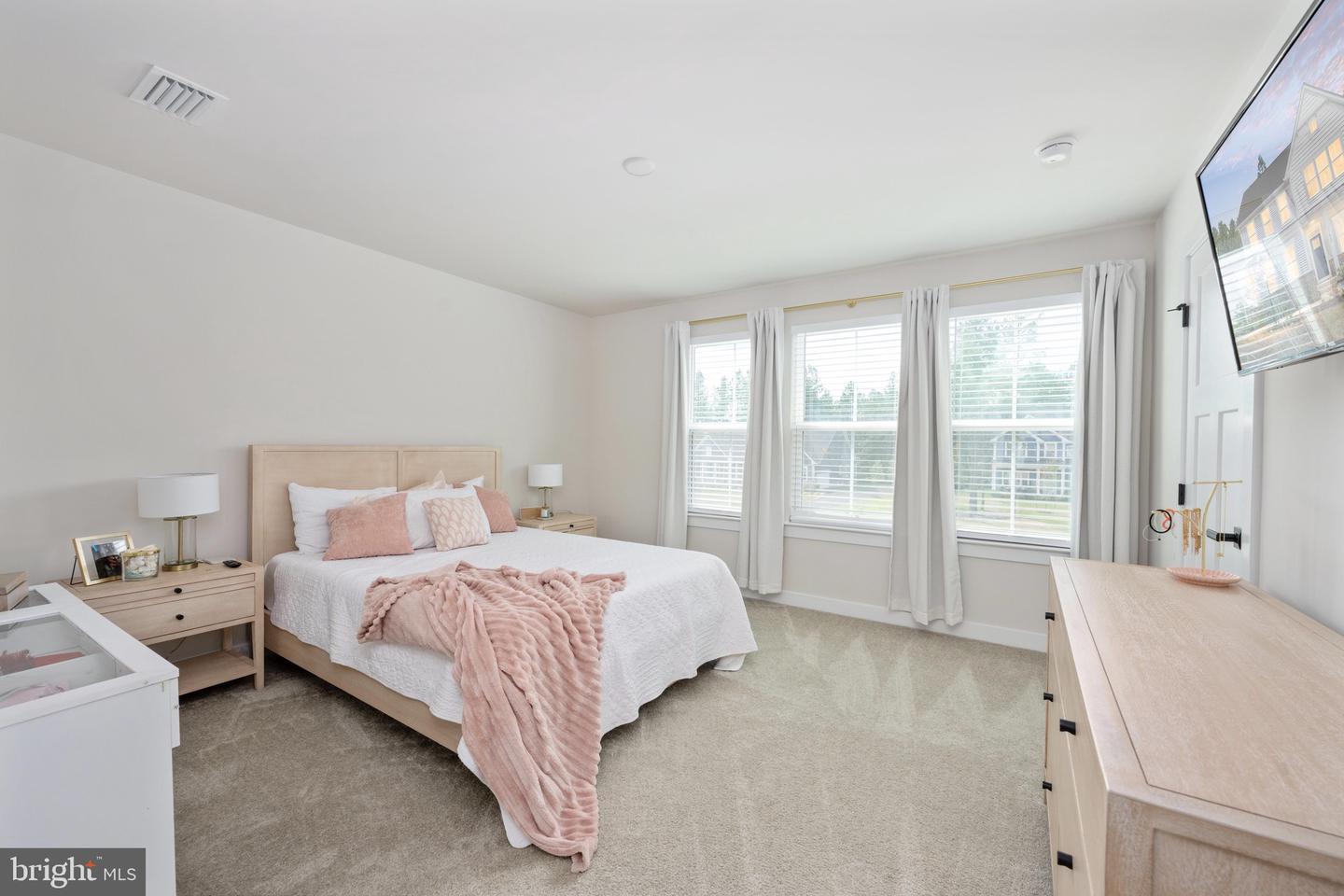 11405 FROSTY KNOLLS CT, SPOTSYLVANIA, Virginia 22551, 4 Bedrooms Bedrooms, ,3 BathroomsBathrooms,Residential,For sale,11405 FROSTY KNOLLS CT,VASP2039816 MLS # VASP2039816