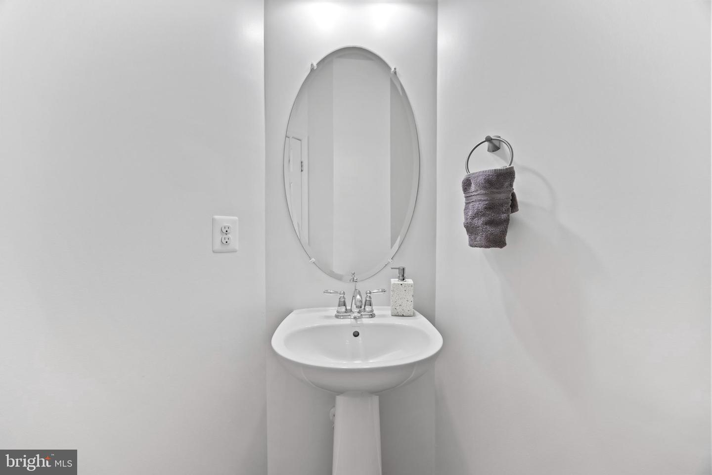 3000 AMERICAN EAGLE BLVD, WOODBRIDGE, Virginia 22191, 6 Bedrooms Bedrooms, ,3 BathroomsBathrooms,Residential,For sale,3000 AMERICAN EAGLE BLVD,VAPW2103630 MLS # VAPW2103630