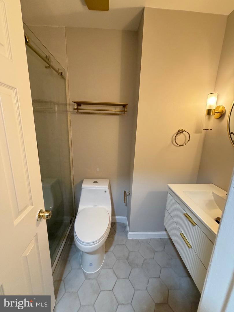6346 ROCKSHIRE ST, ALEXANDRIA, Virginia 22315, 3 Bedrooms Bedrooms, ,2 BathroomsBathrooms,Residential,For sale,6346 ROCKSHIRE ST,VAFX2283860 MLS # VAFX2283860