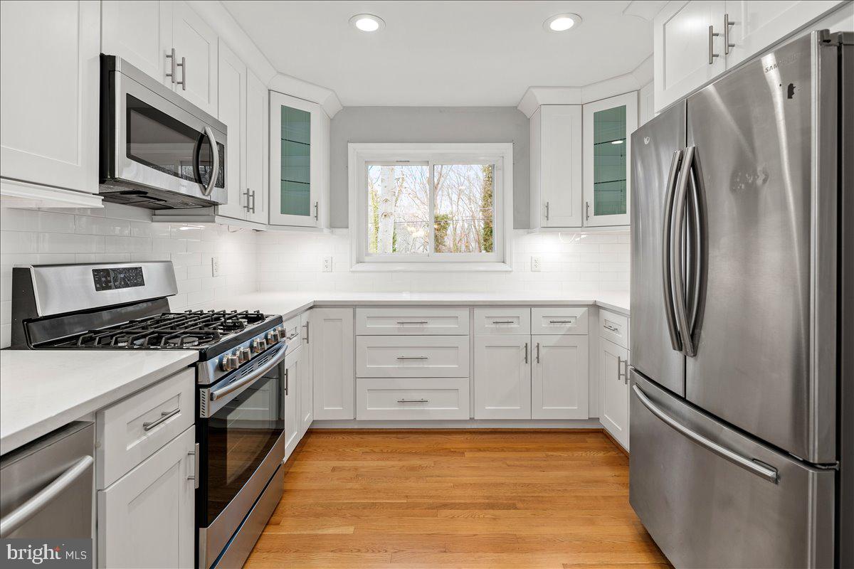 8711 MILLBROOK PL, ALEXANDRIA, Virginia 22309, 5 Bedrooms Bedrooms, ,3 BathroomsBathrooms,Residential,For sale,8711 MILLBROOK PL,VAFX2287698 MLS # VAFX2287698