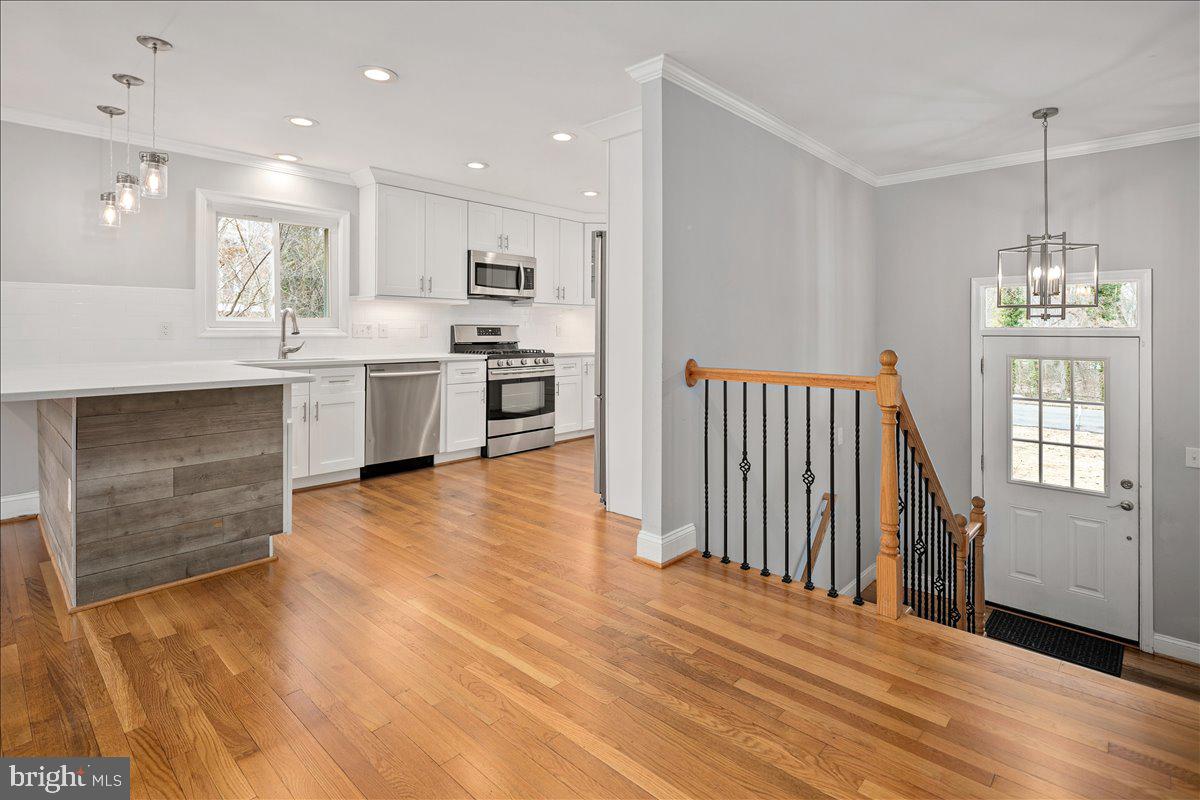 8711 MILLBROOK PL, ALEXANDRIA, Virginia 22309, 5 Bedrooms Bedrooms, ,3 BathroomsBathrooms,Residential,For sale,8711 MILLBROOK PL,VAFX2287698 MLS # VAFX2287698