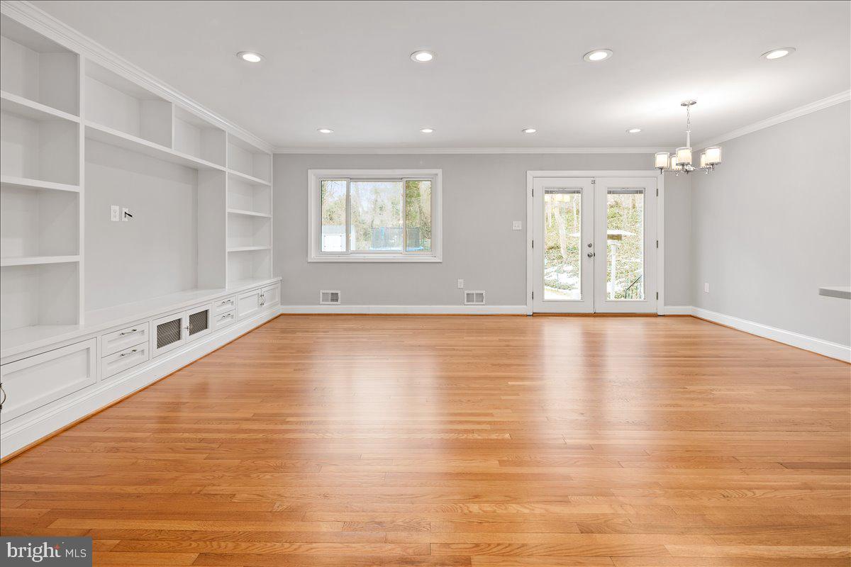 8711 MILLBROOK PL, ALEXANDRIA, Virginia 22309, 5 Bedrooms Bedrooms, ,3 BathroomsBathrooms,Residential,For sale,8711 MILLBROOK PL,VAFX2287698 MLS # VAFX2287698