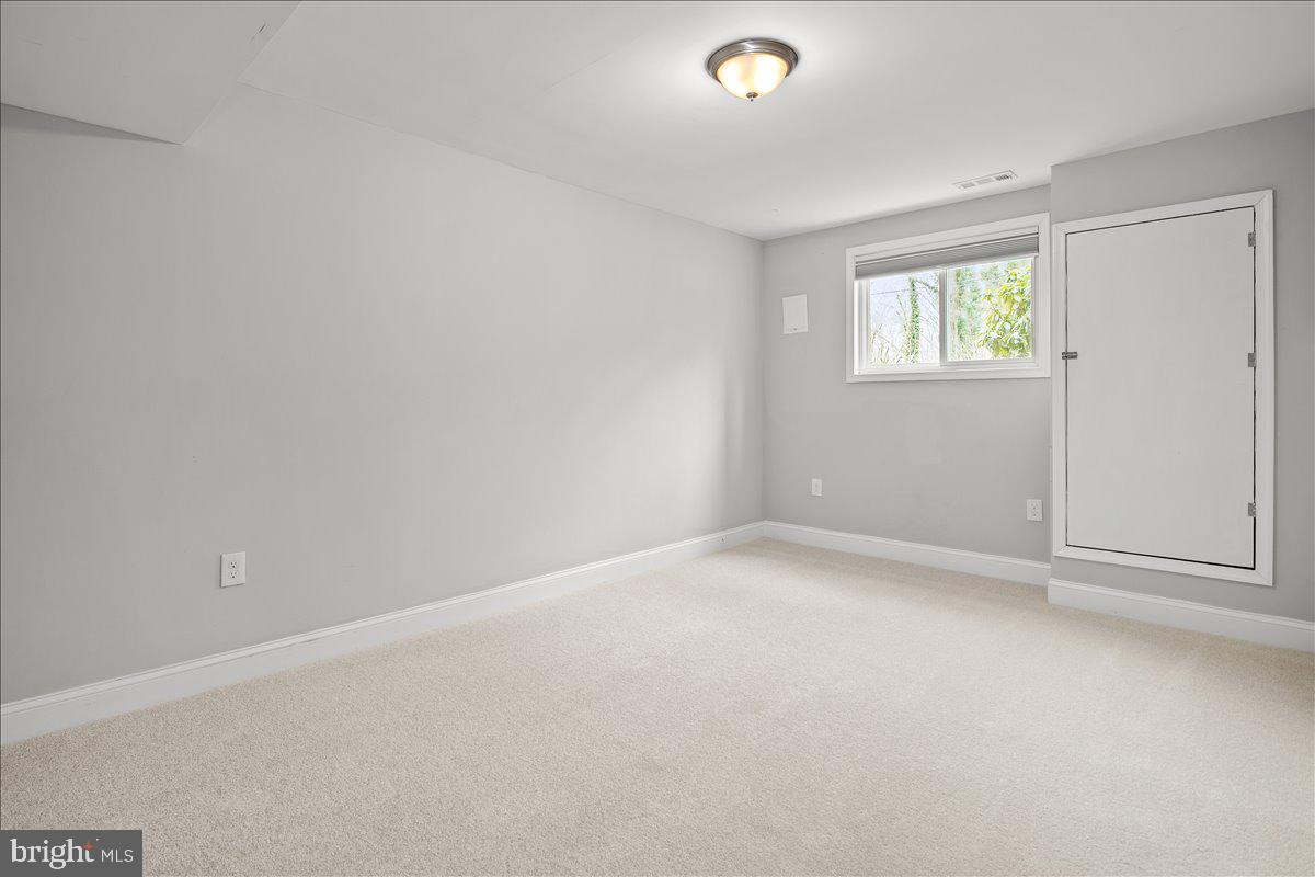 8711 MILLBROOK PL, ALEXANDRIA, Virginia 22309, 5 Bedrooms Bedrooms, ,3 BathroomsBathrooms,Residential,For sale,8711 MILLBROOK PL,VAFX2287698 MLS # VAFX2287698