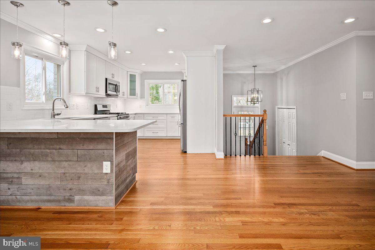 8711 MILLBROOK PL, ALEXANDRIA, Virginia 22309, 5 Bedrooms Bedrooms, ,3 BathroomsBathrooms,Residential,For sale,8711 MILLBROOK PL,VAFX2287698 MLS # VAFX2287698