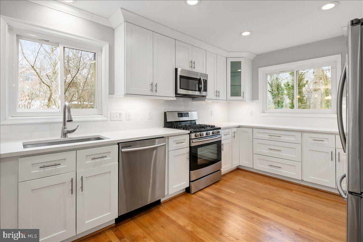 8711 MILLBROOK PL, ALEXANDRIA, Virginia 22309, 5 Bedrooms Bedrooms, ,3 BathroomsBathrooms,Residential,For sale,8711 MILLBROOK PL,VAFX2287698 MLS # VAFX2287698