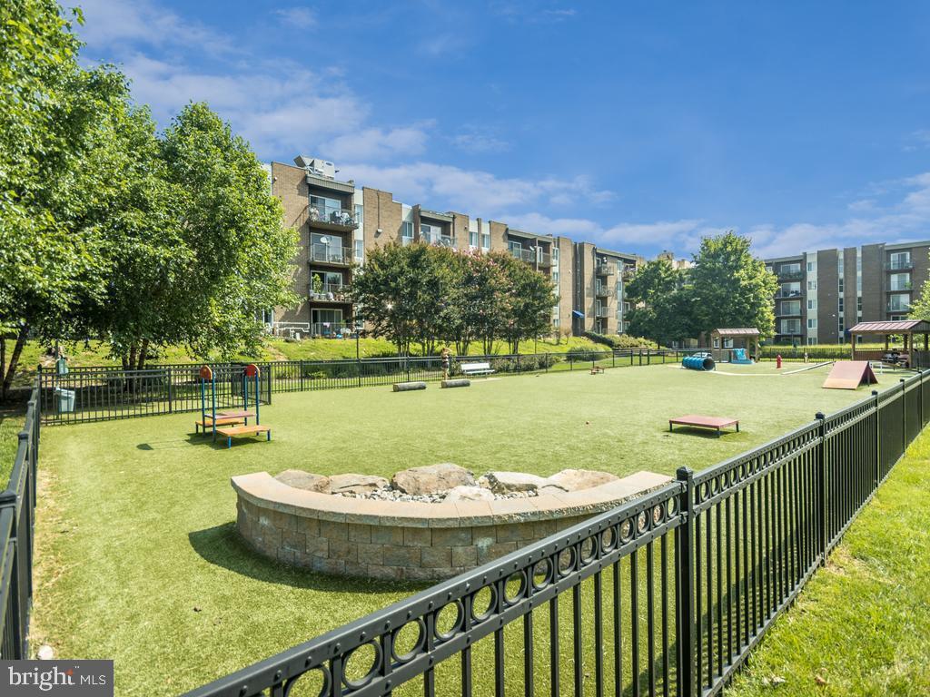 16 S VAN DORN ST #602, ALEXANDRIA, Virginia 22304, 2 Bedrooms Bedrooms, 3 Rooms Rooms,1 BathroomBathrooms,Residential,For sale,16 S VAN DORN ST #602,VAAX2054132 MLS # VAAX2054132