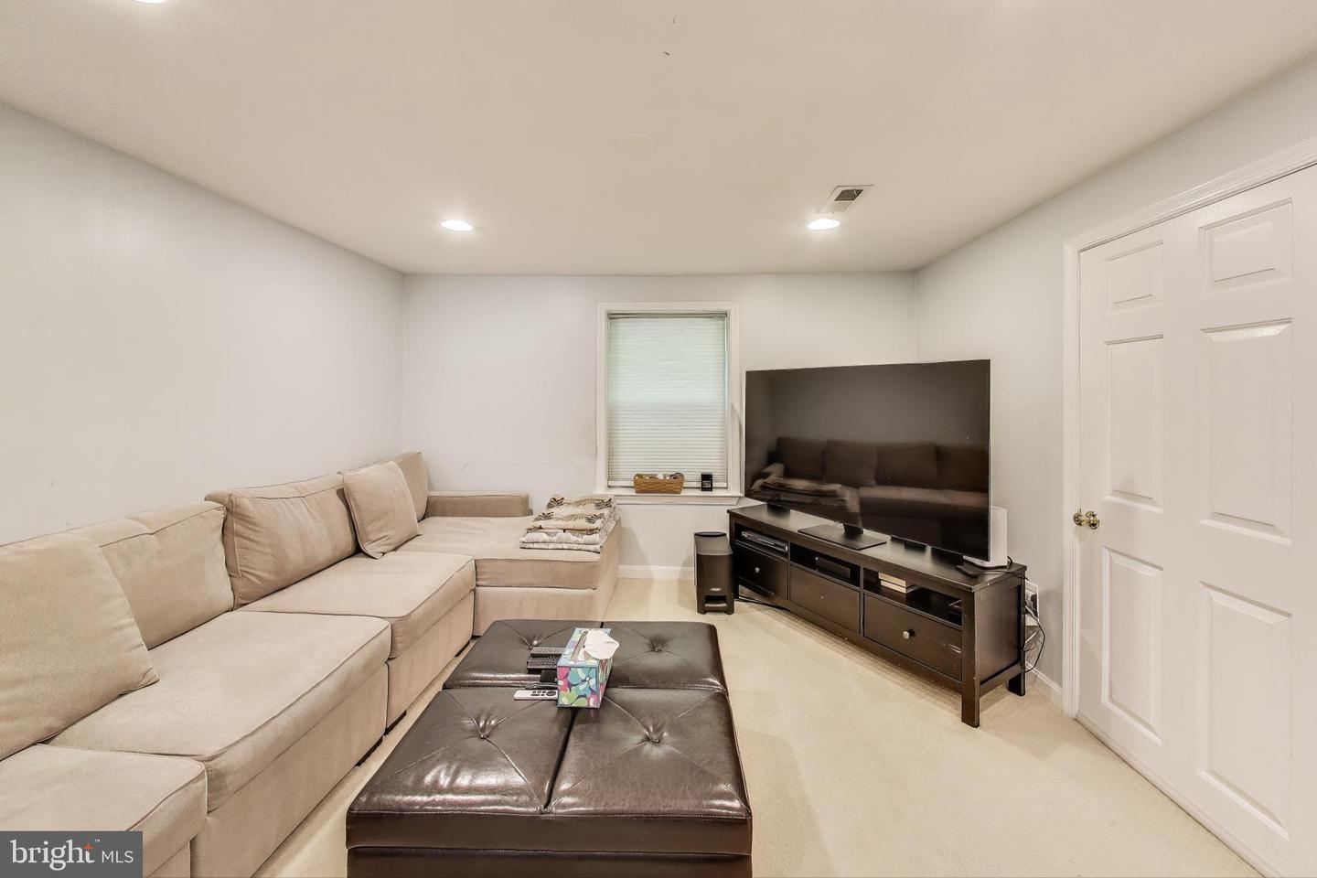 6703 HALLWOOD AVE, FALLS CHURCH, Virginia 22046, 3 Bedrooms Bedrooms, ,2 BathroomsBathrooms,Residential,For sale,6703 HALLWOOD AVE,VAFX2291848 MLS # VAFX2291848