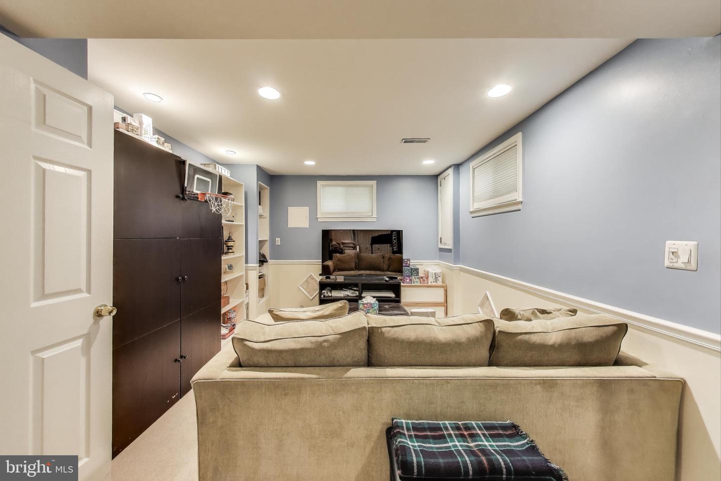 6703 HALLWOOD AVE, FALLS CHURCH, Virginia 22046, 3 Bedrooms Bedrooms, ,2 BathroomsBathrooms,Residential,For sale,6703 HALLWOOD AVE,VAFX2291848 MLS # VAFX2291848