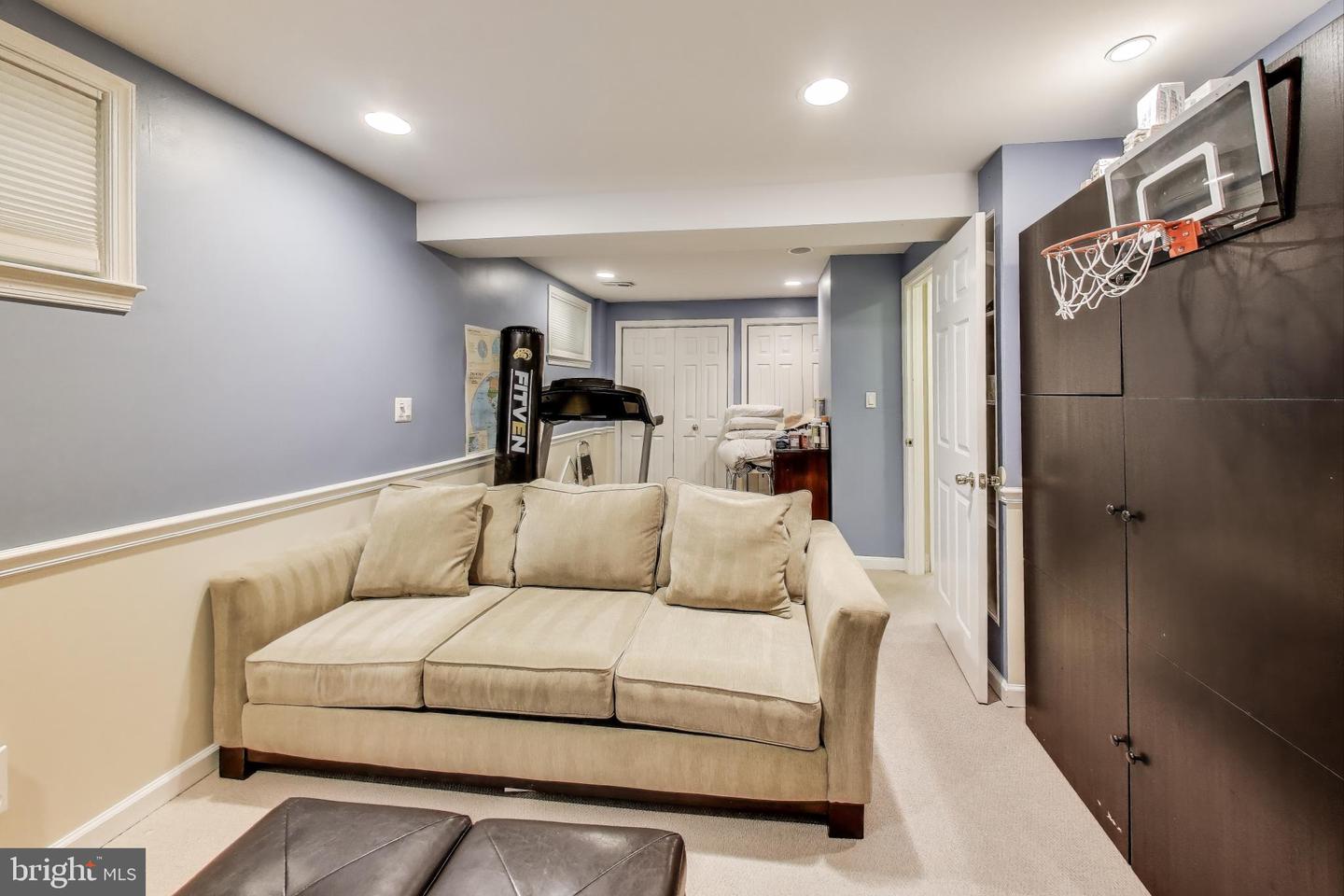 6703 HALLWOOD AVE, FALLS CHURCH, Virginia 22046, 3 Bedrooms Bedrooms, ,2 BathroomsBathrooms,Residential,For sale,6703 HALLWOOD AVE,VAFX2291848 MLS # VAFX2291848