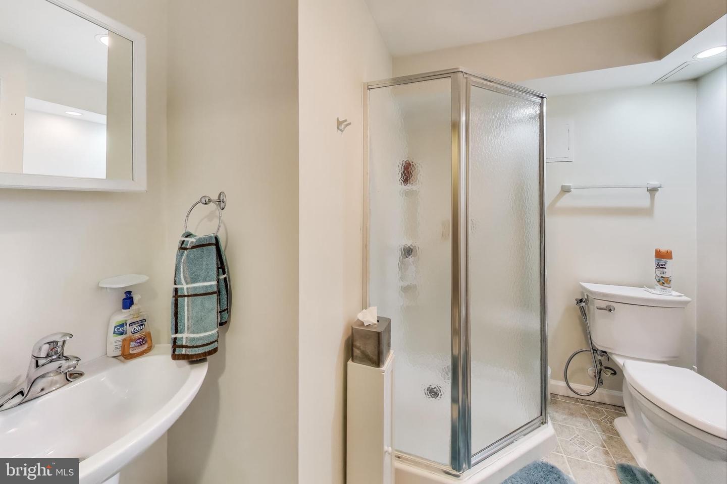 6703 HALLWOOD AVE, FALLS CHURCH, Virginia 22046, 3 Bedrooms Bedrooms, ,2 BathroomsBathrooms,Residential,For sale,6703 HALLWOOD AVE,VAFX2291848 MLS # VAFX2291848