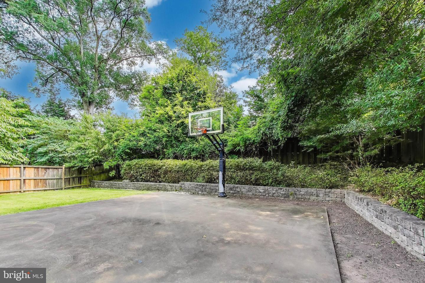 6703 HALLWOOD AVE, FALLS CHURCH, Virginia 22046, 3 Bedrooms Bedrooms, ,2 BathroomsBathrooms,Residential,For sale,6703 HALLWOOD AVE,VAFX2291848 MLS # VAFX2291848