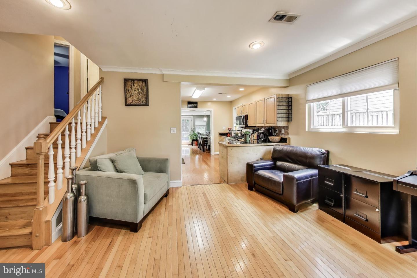 6703 HALLWOOD AVE, FALLS CHURCH, Virginia 22046, 3 Bedrooms Bedrooms, ,2 BathroomsBathrooms,Residential,For sale,6703 HALLWOOD AVE,VAFX2291848 MLS # VAFX2291848