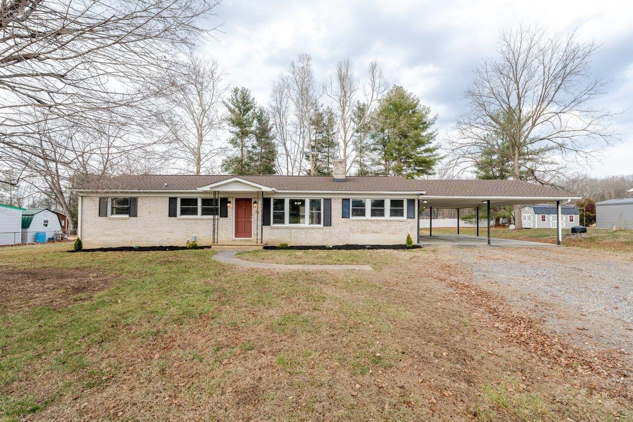 24 LA SALLE DR, GROTTOES, Virginia 24441, 3 Bedrooms Bedrooms, ,2 BathroomsBathrooms,Residential,24 LA SALLE DR,674065 MLS # 674065