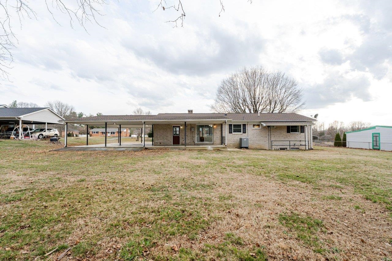 24 LA SALLE DR, GROTTOES, Virginia 24441, 3 Bedrooms Bedrooms, ,2 BathroomsBathrooms,Residential,24 LA SALLE DR,674065 MLS # 674065