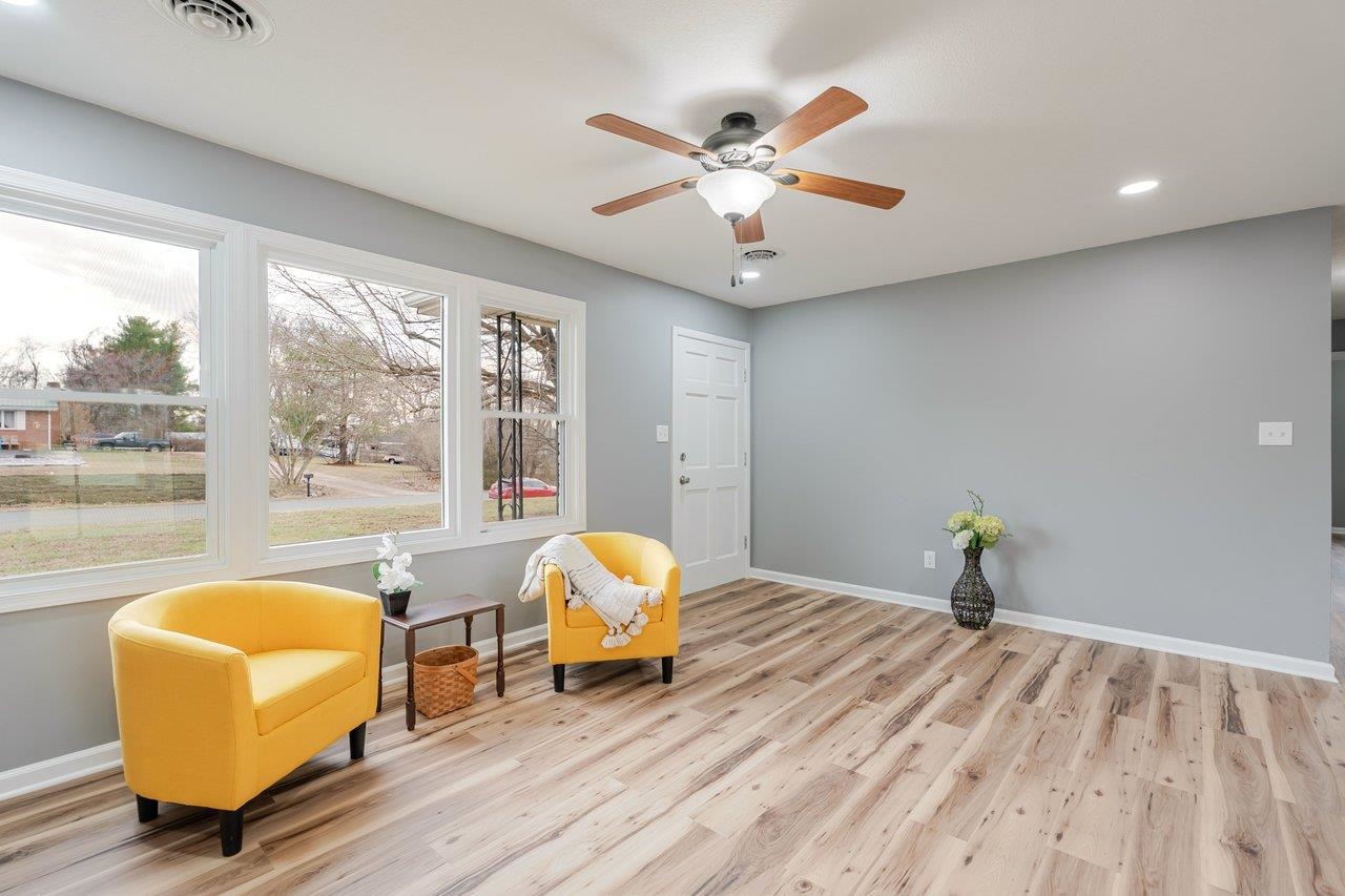 24 LA SALLE DR, GROTTOES, Virginia 24441, 3 Bedrooms Bedrooms, ,2 BathroomsBathrooms,Residential,24 LA SALLE DR,674065 MLS # 674065