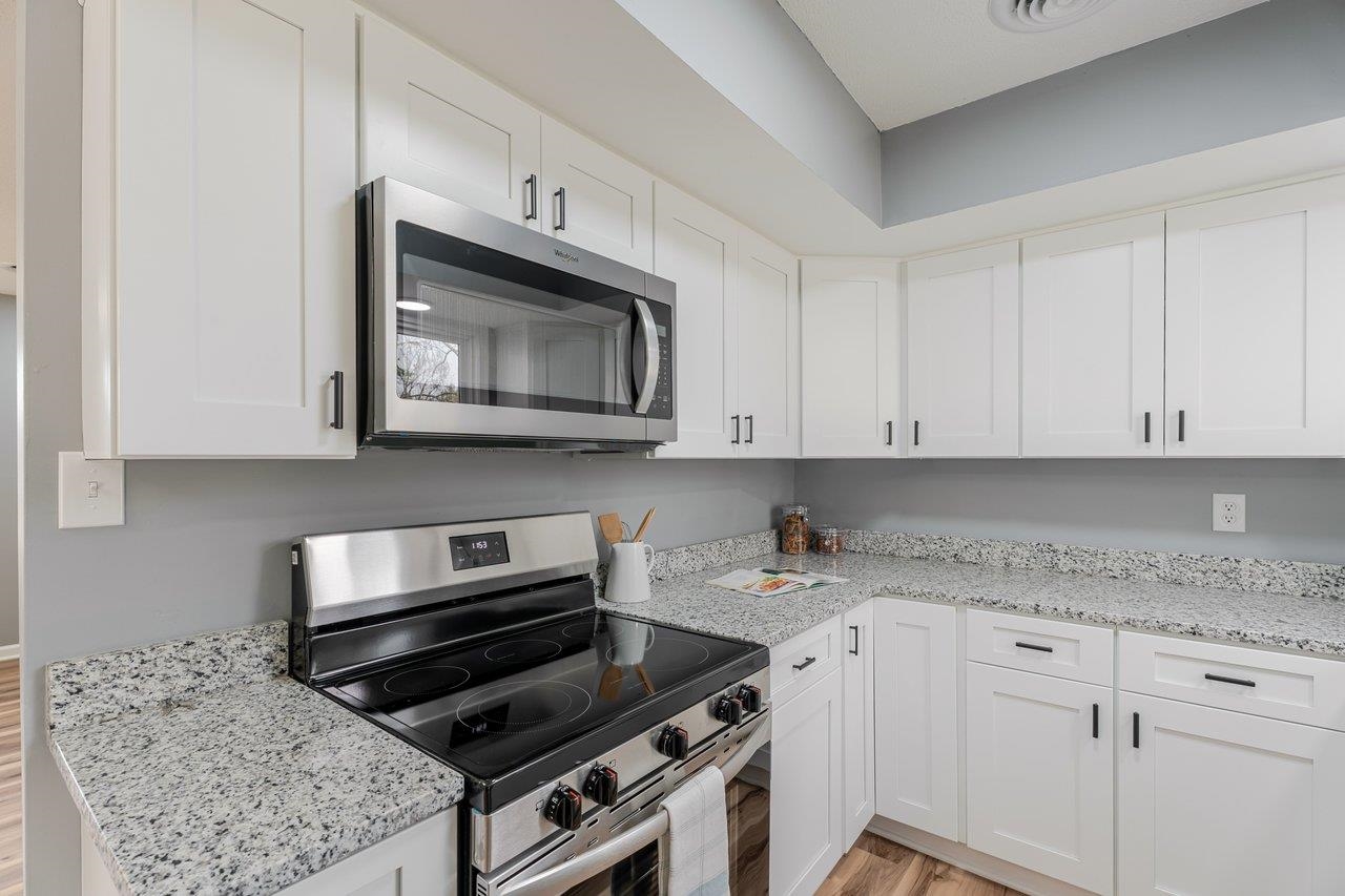 24 LA SALLE DR, GROTTOES, Virginia 24441, 3 Bedrooms Bedrooms, ,2 BathroomsBathrooms,Residential,24 LA SALLE DR,674065 MLS # 674065