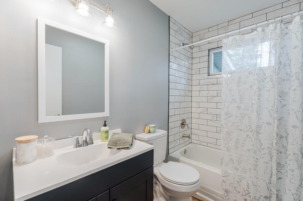 24 LA SALLE DR, GROTTOES, Virginia 24441, 3 Bedrooms Bedrooms, ,2 BathroomsBathrooms,Residential,24 LA SALLE DR,674065 MLS # 674065