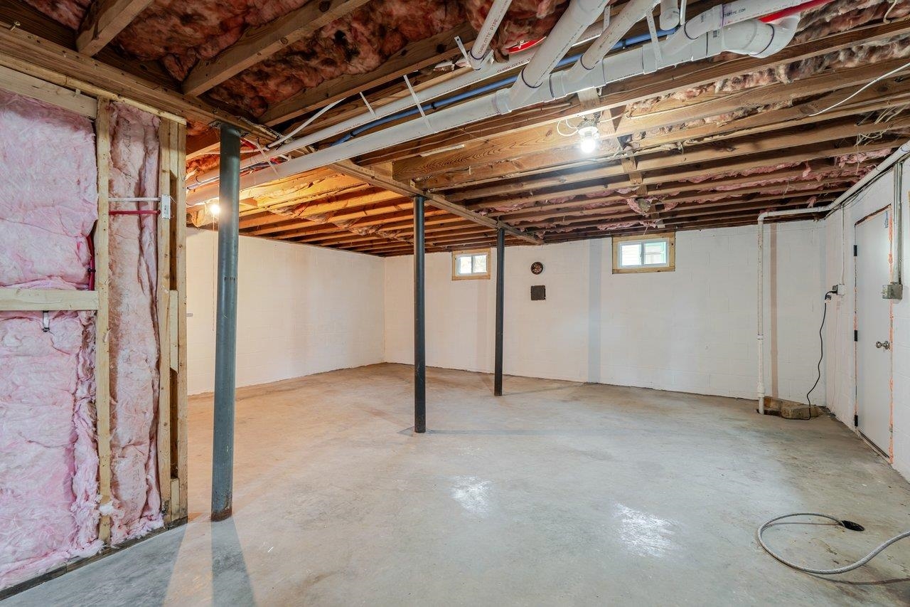 24 LA SALLE DR, GROTTOES, Virginia 24441, 3 Bedrooms Bedrooms, ,2 BathroomsBathrooms,Residential,24 LA SALLE DR,674065 MLS # 674065