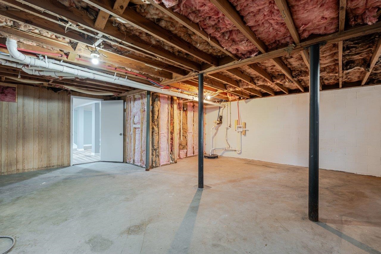 24 LA SALLE DR, GROTTOES, Virginia 24441, 3 Bedrooms Bedrooms, ,2 BathroomsBathrooms,Residential,24 LA SALLE DR,674065 MLS # 674065