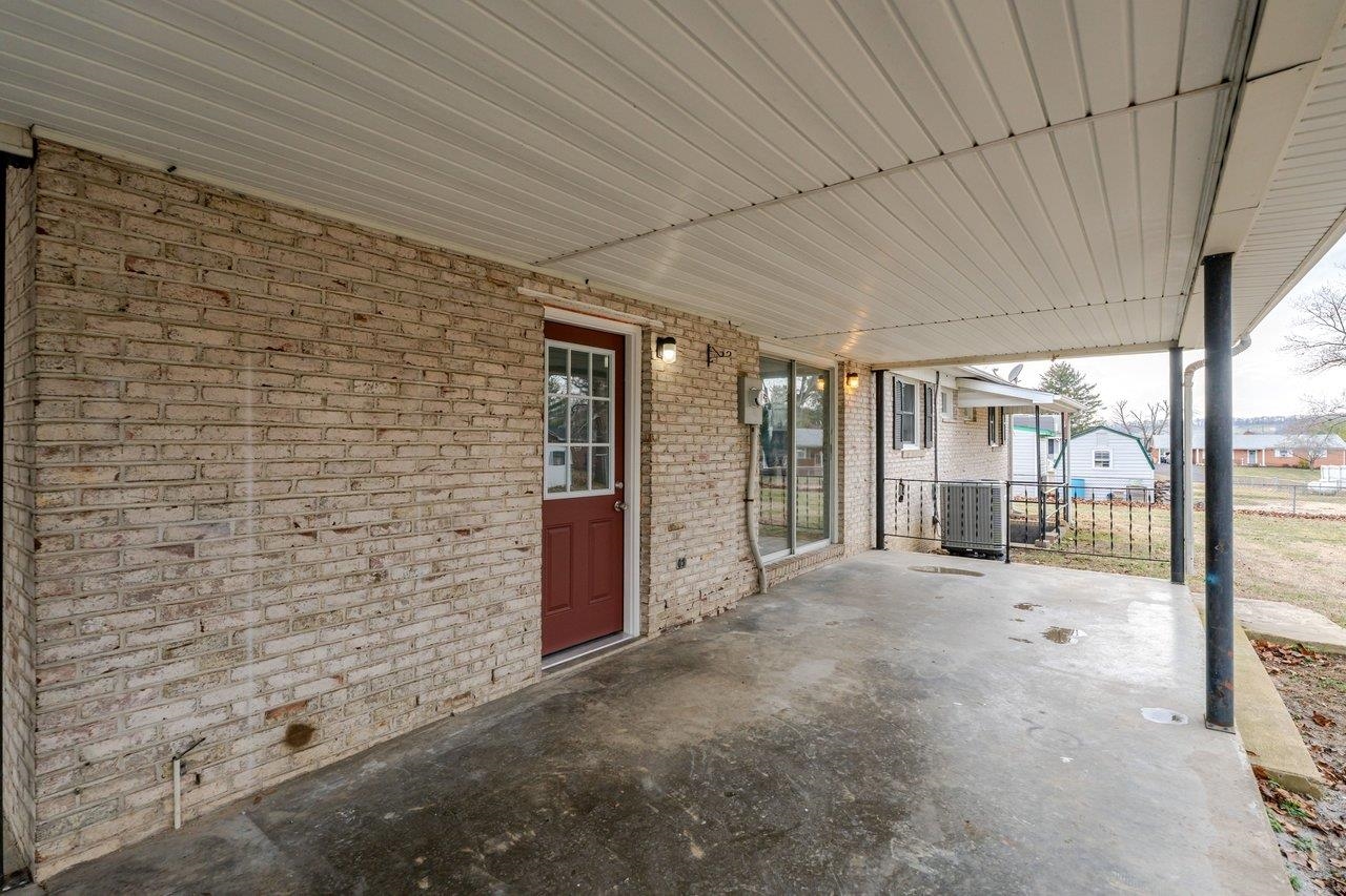 24 LA SALLE DR, GROTTOES, Virginia 24441, 3 Bedrooms Bedrooms, ,2 BathroomsBathrooms,Residential,24 LA SALLE DR,674065 MLS # 674065