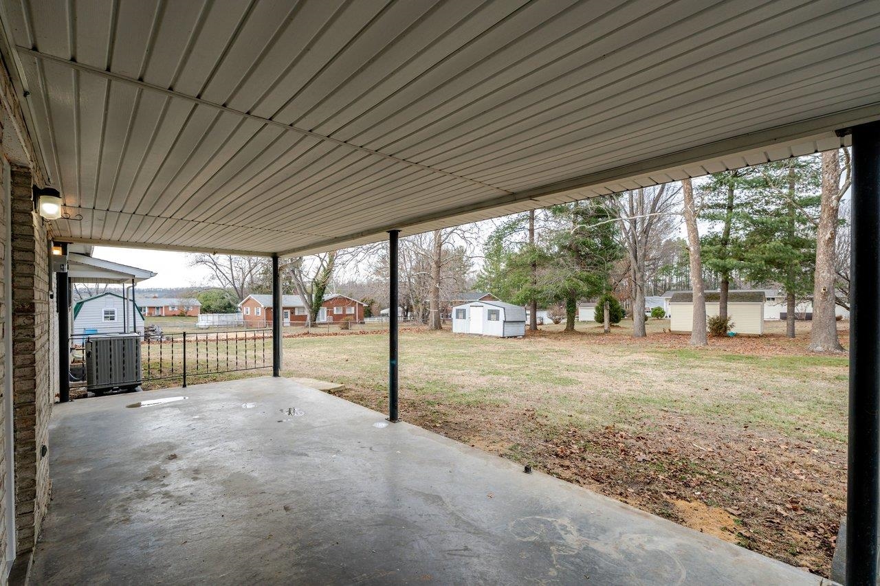 24 LA SALLE DR, GROTTOES, Virginia 24441, 3 Bedrooms Bedrooms, ,2 BathroomsBathrooms,Residential,24 LA SALLE DR,674065 MLS # 674065