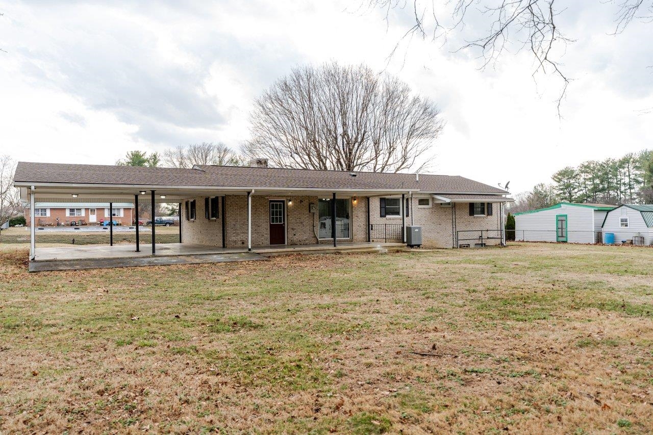 24 LA SALLE DR, GROTTOES, Virginia 24441, 3 Bedrooms Bedrooms, ,2 BathroomsBathrooms,Residential,24 LA SALLE DR,674065 MLS # 674065