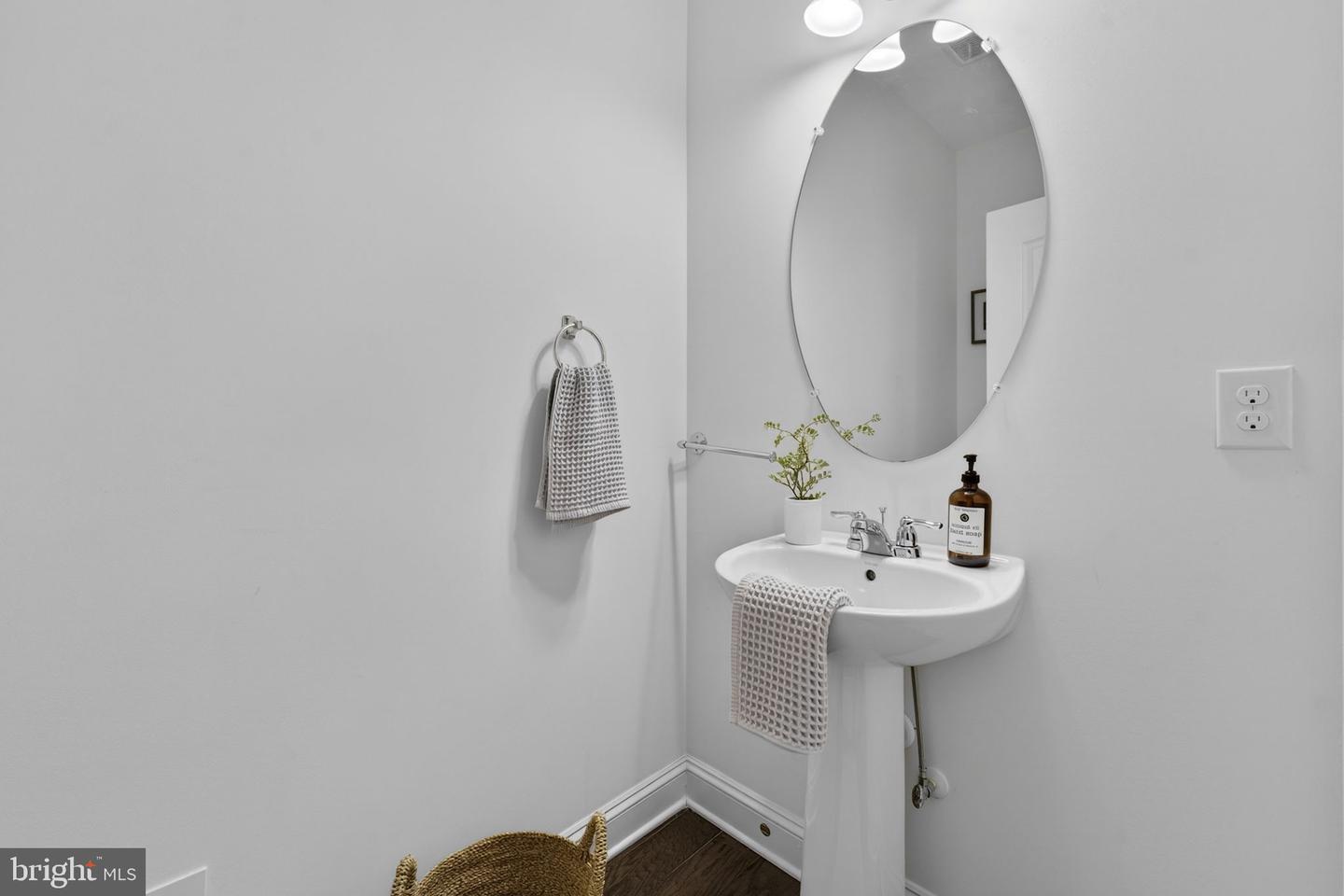 24408 ROCK POND CT, ALDIE, Virginia 20105, 6 Bedrooms Bedrooms, ,5 BathroomsBathrooms,Residential,For sale,24408 ROCK POND CT,VALO2116276 MLS # VALO2116276