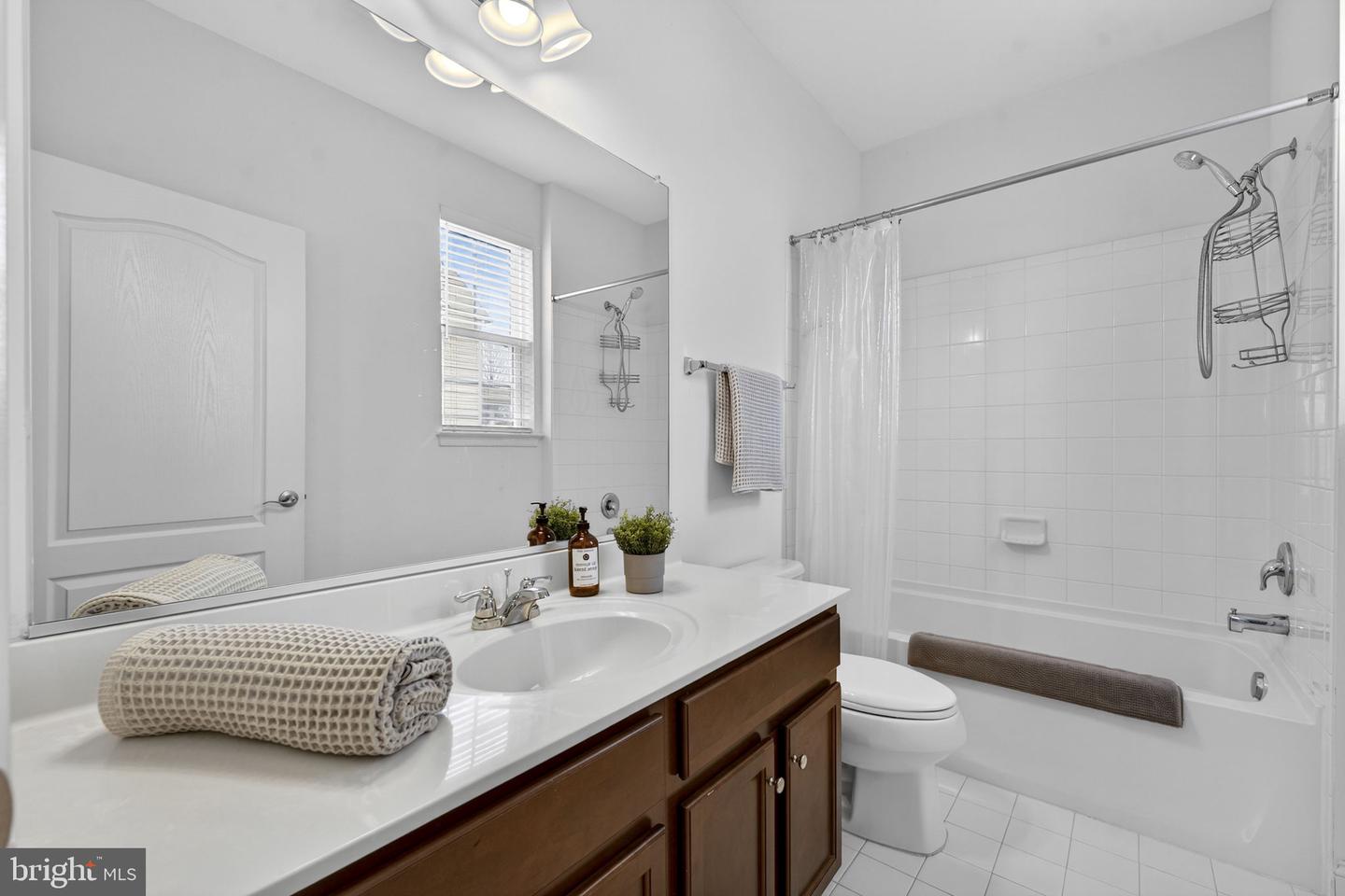 24408 ROCK POND CT, ALDIE, Virginia 20105, 6 Bedrooms Bedrooms, ,5 BathroomsBathrooms,Residential,For sale,24408 ROCK POND CT,VALO2116276 MLS # VALO2116276