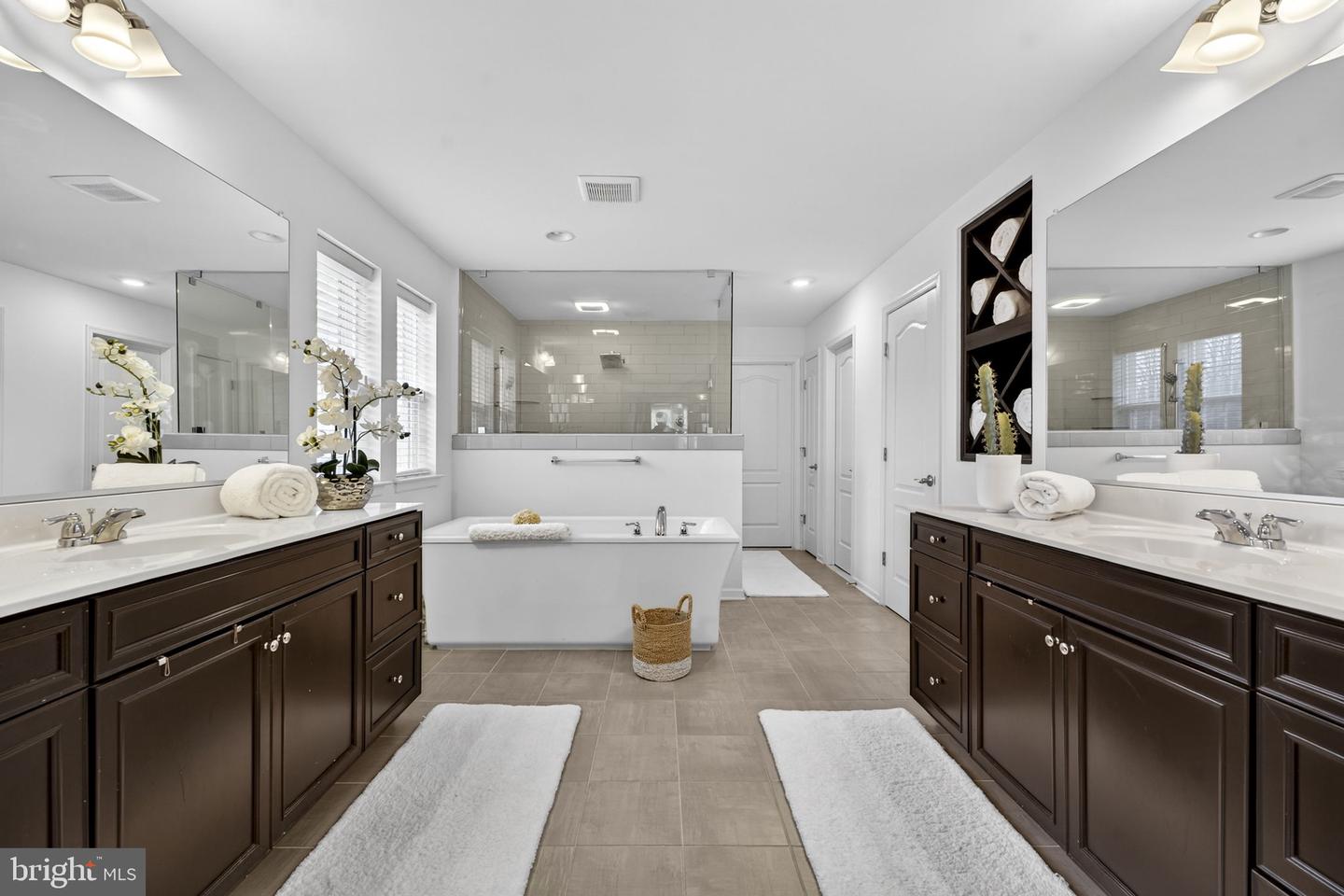 24408 ROCK POND CT, ALDIE, Virginia 20105, 6 Bedrooms Bedrooms, ,5 BathroomsBathrooms,Residential,For sale,24408 ROCK POND CT,VALO2116276 MLS # VALO2116276