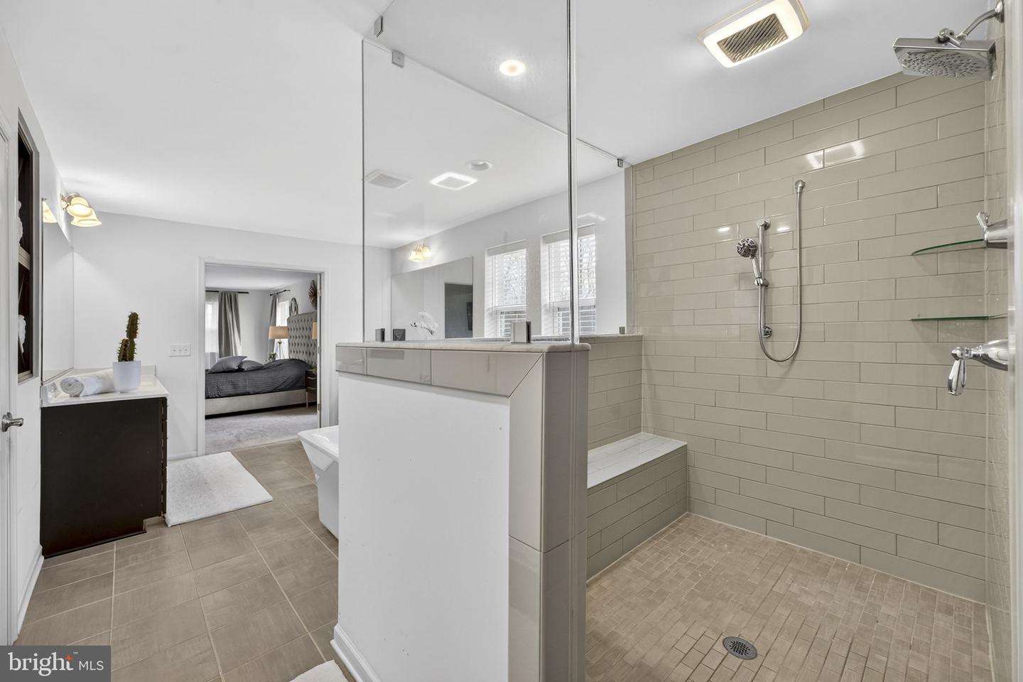 24408 ROCK POND CT, ALDIE, Virginia 20105, 6 Bedrooms Bedrooms, ,5 BathroomsBathrooms,Residential,For sale,24408 ROCK POND CT,VALO2116276 MLS # VALO2116276