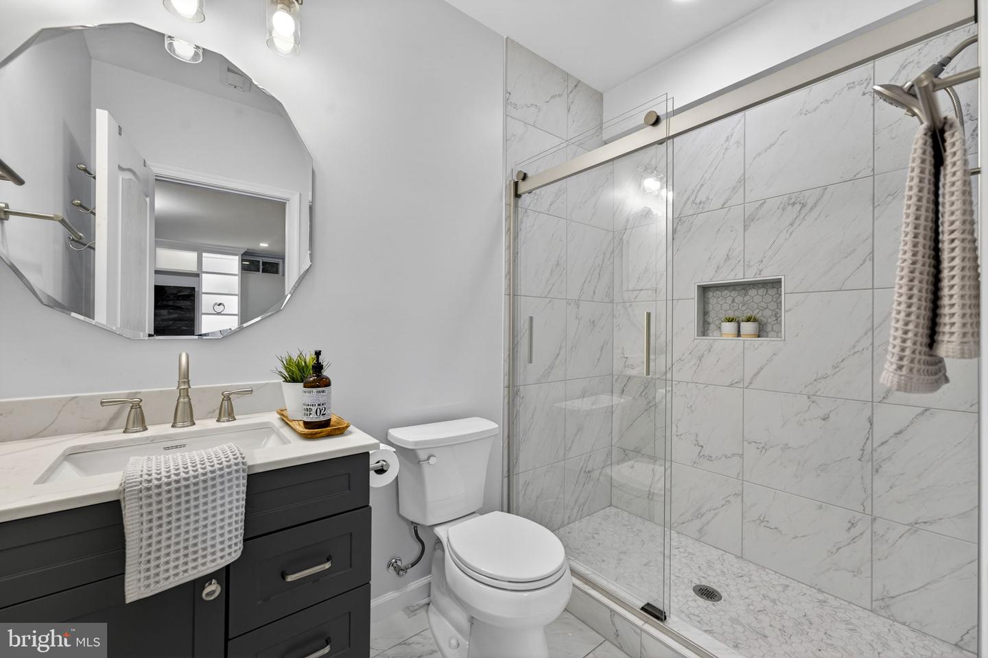 24408 ROCK POND CT, ALDIE, Virginia 20105, 6 Bedrooms Bedrooms, ,5 BathroomsBathrooms,Residential,For sale,24408 ROCK POND CT,VALO2116276 MLS # VALO2116276