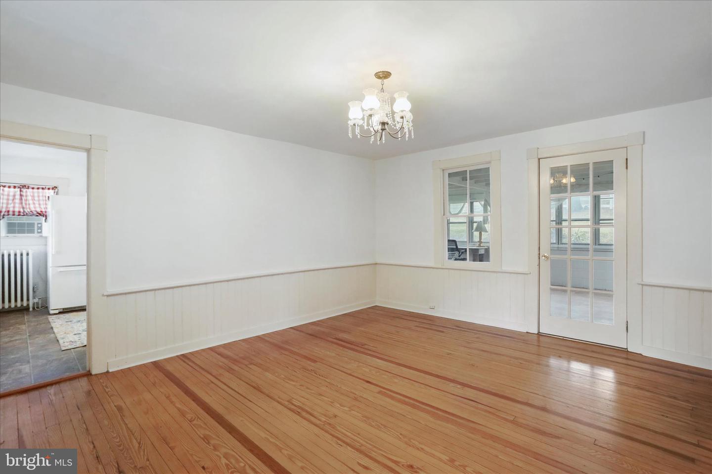 126 OVERALL RD, BENTONVILLE, Virginia 22610, 3 Bedrooms Bedrooms, 12 Rooms Rooms,2 BathroomsBathrooms,Residential,For sale,126 OVERALL RD,VAPA2006082 MLS # VAPA2006082