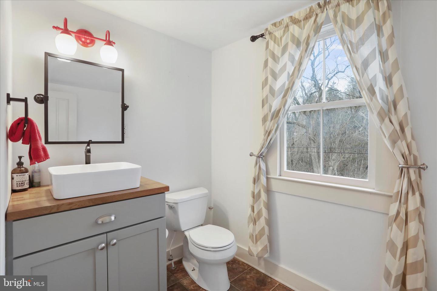 126 OVERALL RD, BENTONVILLE, Virginia 22610, 3 Bedrooms Bedrooms, 12 Rooms Rooms,2 BathroomsBathrooms,Residential,For sale,126 OVERALL RD,VAPA2006082 MLS # VAPA2006082